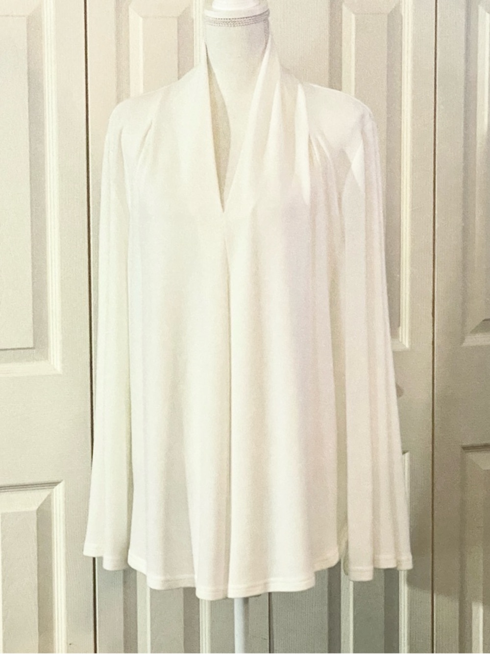 NWOT OffWhite V-Neck Long-Sleeve Lightweight Sweater, 1X